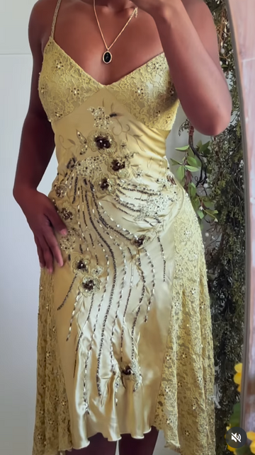 Niulatu Yellow Spaghetti Straps Sheath Satin Lace Short Prom Dresses Formal Evening Gowns with Beading HZ1031